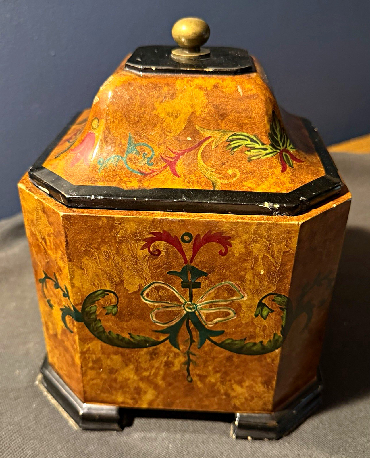 Vintage Wildwood Accents Octagonal Tea Caddy Box Hand-Painted Chinoiserie Burl