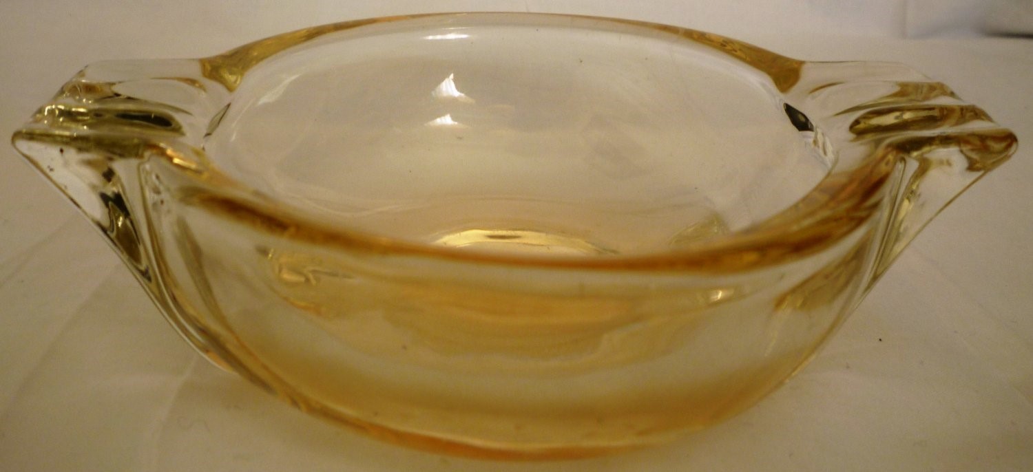 VINTAGE IRIDESCENT PEACH LUSTER GLASS ASHTRAY