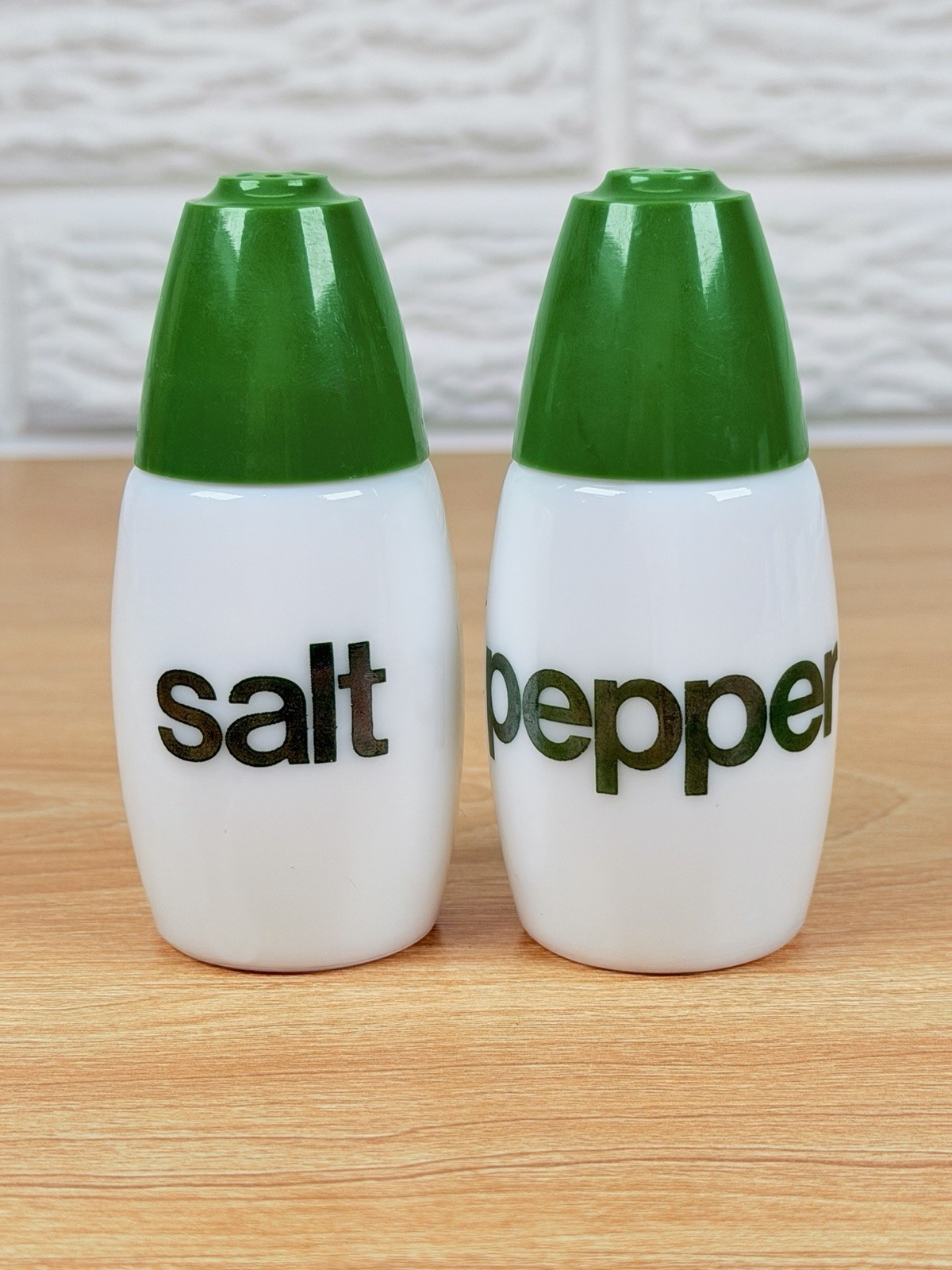 Vintage Gemco Westinghouse MCM Green Print Salt + Pepper Shakers - Pyrex Corelle