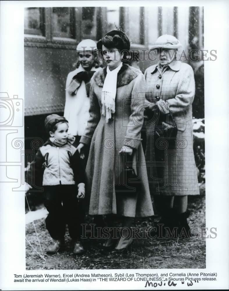 Press Photo The cast in a scene from \ Press Photo The cast in a scene from \