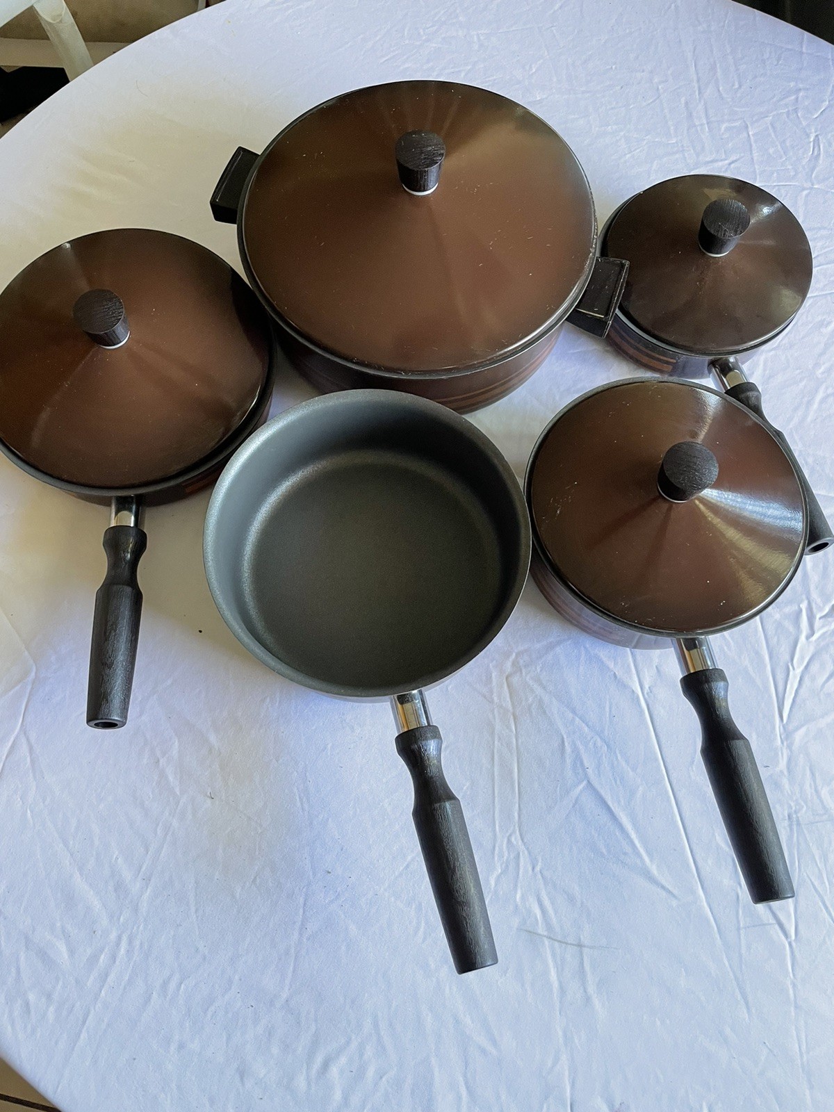 Vintage Regal Ware Cast Aluminum Cookware Set – 5 Pans 4 Lids – Brown Orange Str