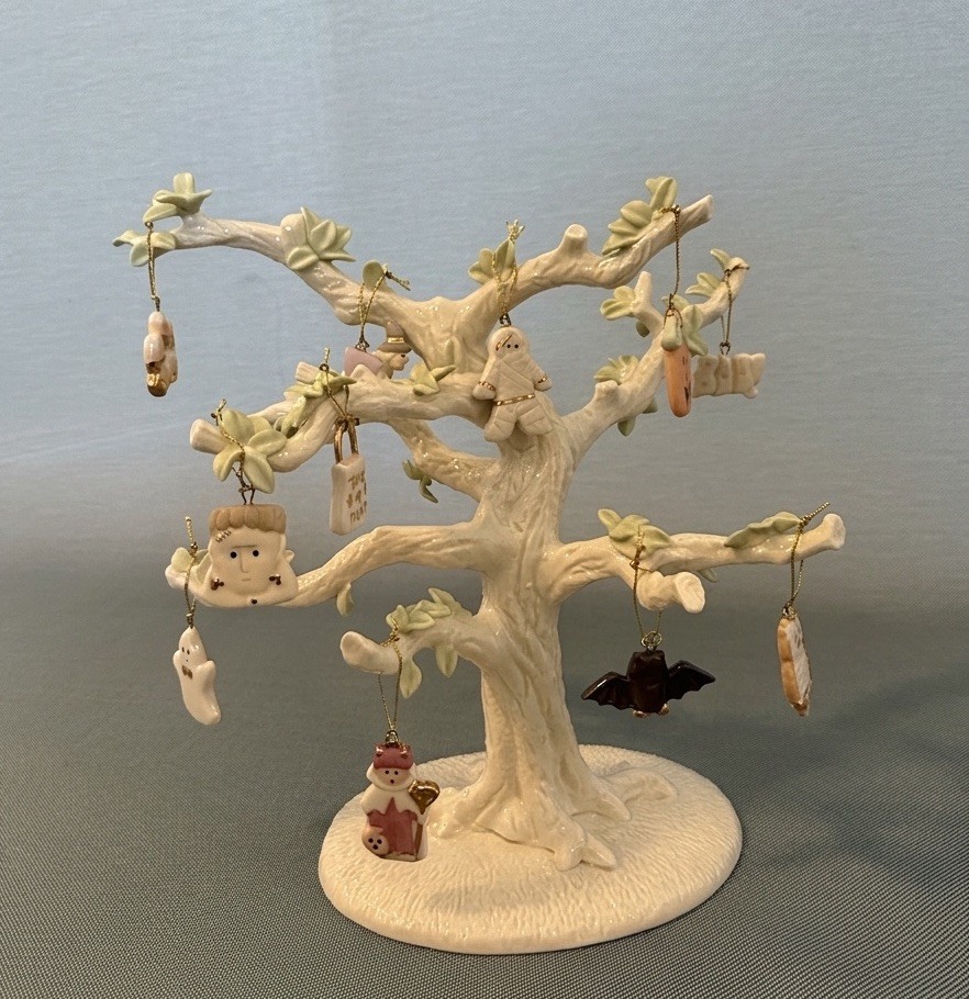Lenox Trick or Treat Tree With Halloween 11 Ornaments Original Box