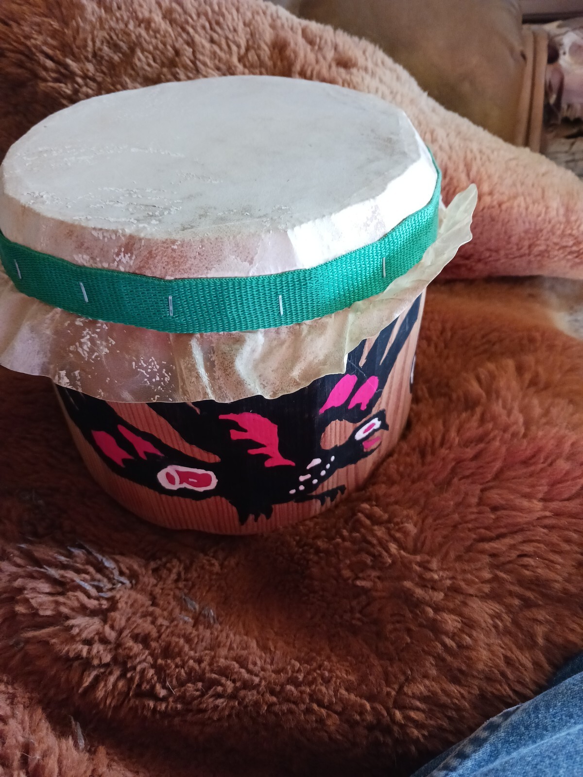 **AWESOME NATIVE AMERICAN VINTAGE PNW SIGNED PAINTED  DRUM VERY NICE *