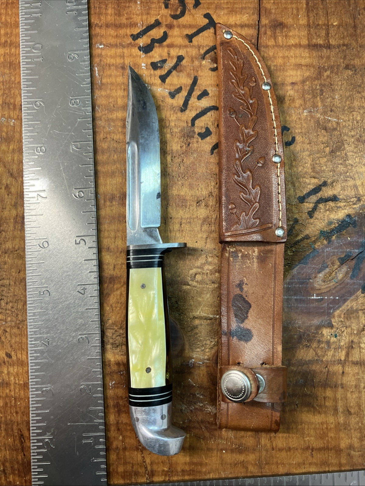 1945-1946 P48 Western Boulder Co Fixed Blade Knife -Steel Guard Amber Full Blade