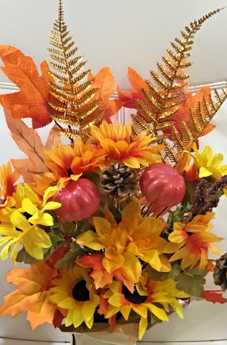 BEAUTIFUL THANKSGIVING  FALL CENTERPIECE FLORAL DECOR  - NEW