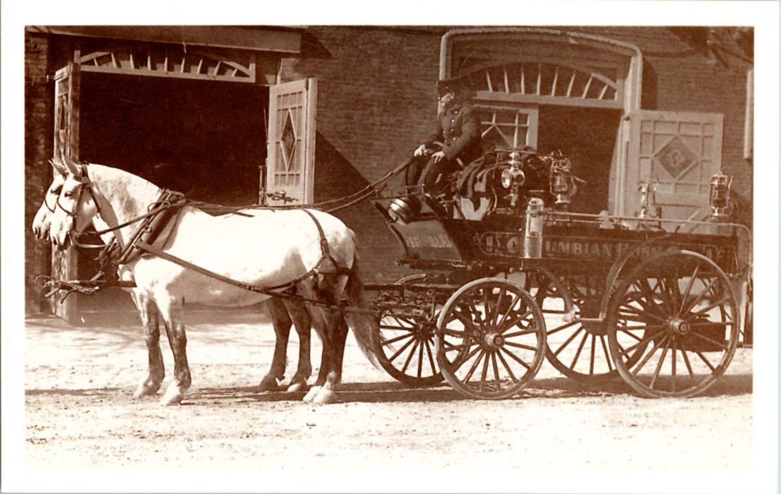 Peekskill NY postcard COLUMBIAN HOSE CO. HORSE DRAWN FIRE ENGINE o/17 BC4899