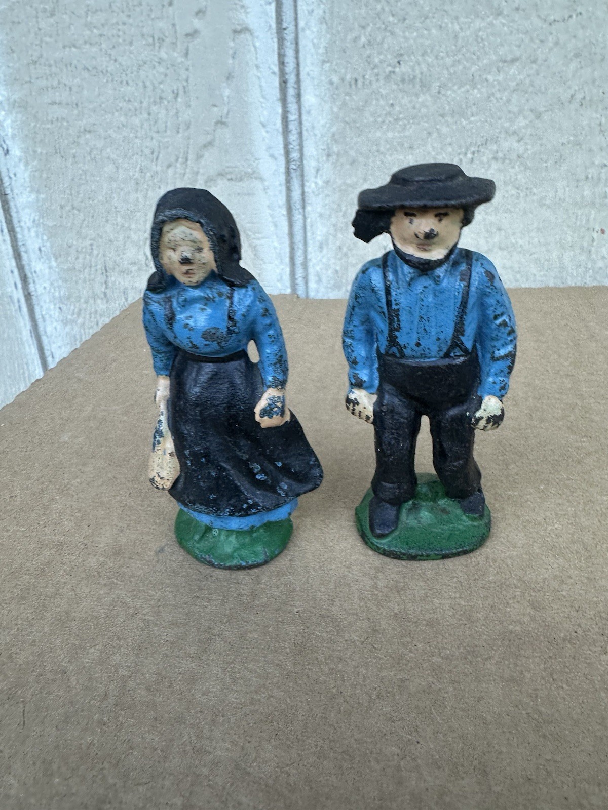 Vtg Cast Iron Amish Figures Man Woman Farmhouse Country Farming Toy Collectible