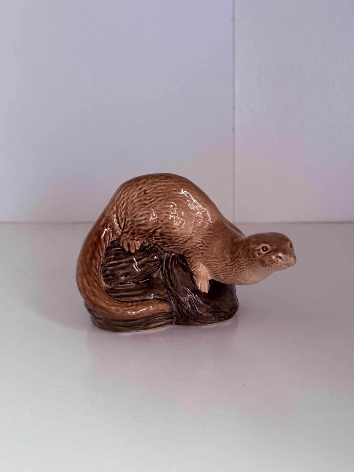 Vintage 1981 Beswick England ceramic Otter figurine