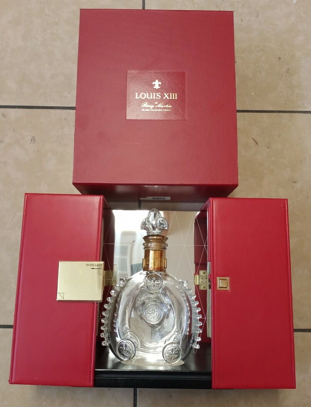 REMY MARTIN LOUIS XIII COGNAC EMPTY BACCARAT CRYSTAL DECANTER W/ SLIDING DISPLAY