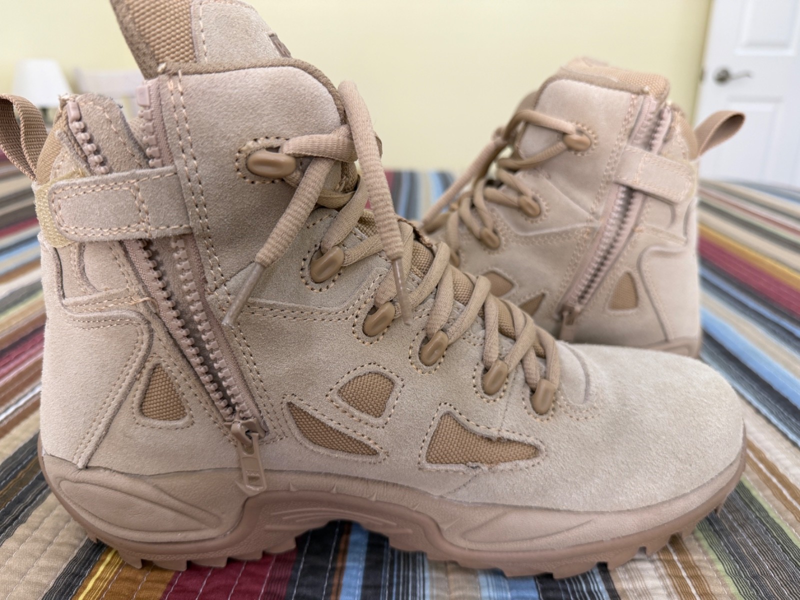 REEBOK - RB8694 - Composite Toe Tactical Boots - Side-Zip - 11  W - TAN