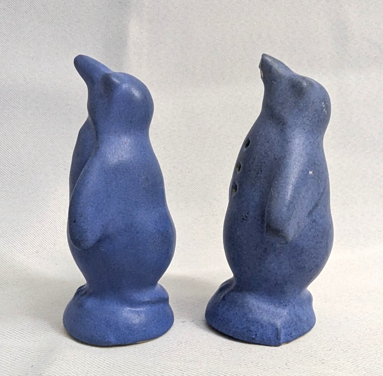 1930's Niloak Art Pottery Blue Penguin Salt or Pepper Shakers (S2)