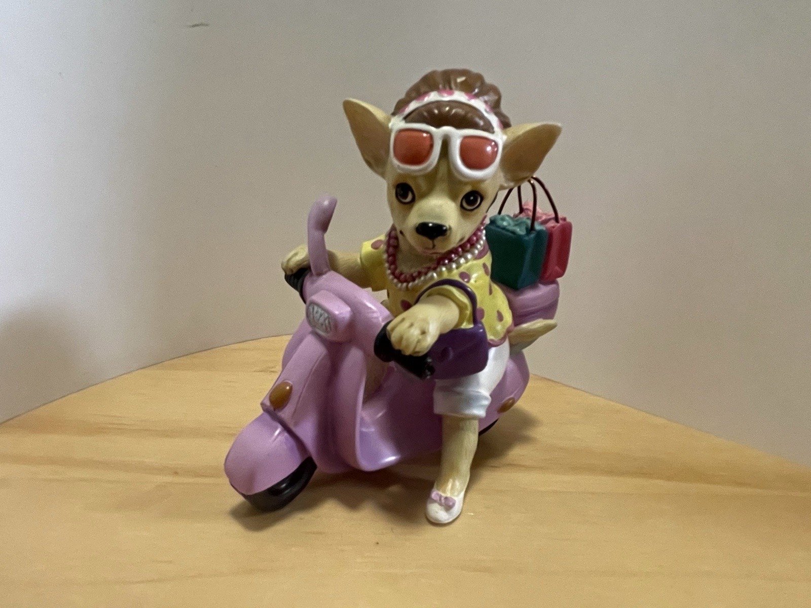 Westland Giftware Aye Chihuahua Stylish Shopper Figurine 2011