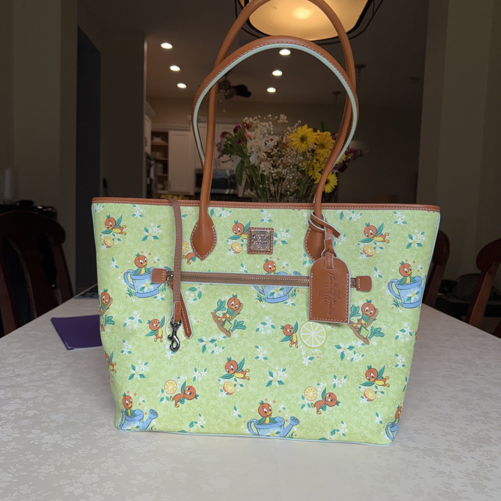 Disney Orange Bird Dooney & Bourke Tote Bag Flower Garden Festival 2022 NWT Bag Disney Orange Bird Dooney & Bourke Tote Bag Flower Garden Festival 2022 NWT Bag