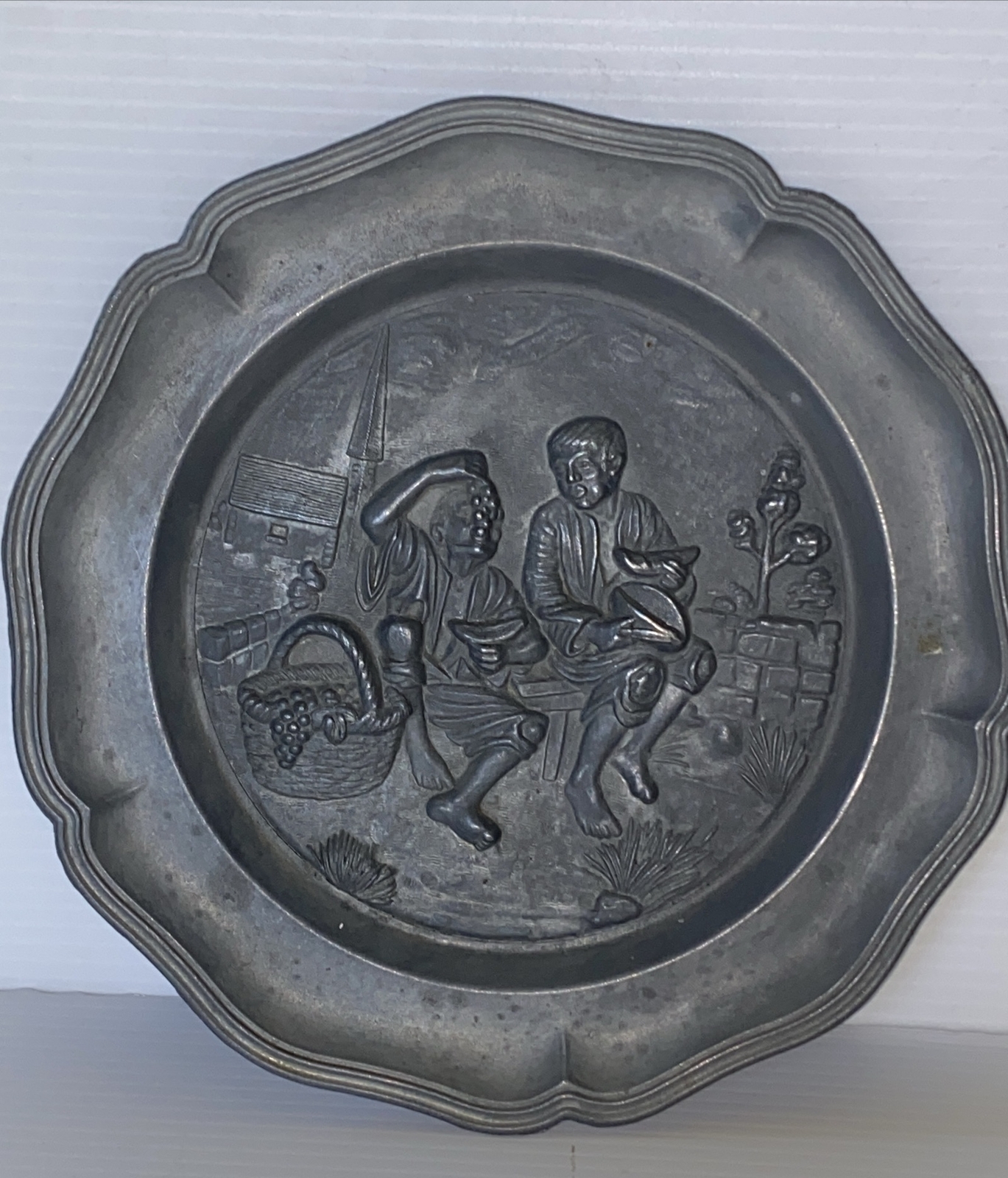 VINTAGE PEWTER PLATE WALL HANGING DISPLAY VILLAGE/GRAPE HARVESTING SCENE 9” VINTAGE PEWTER PLATE WALL HANGING DISPLAY VILLAGE/GRAPE HARVESTING SCENE 9”