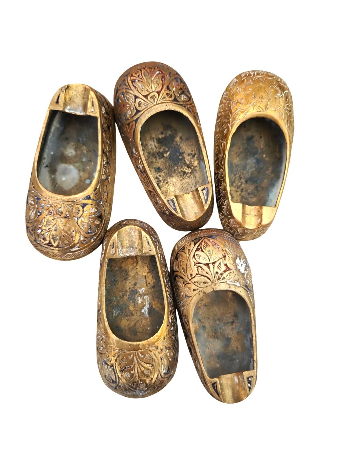 Set Of 5 Vintage Brass Shoe-Shaped Ashtrays With Ornate Floral Engravings 