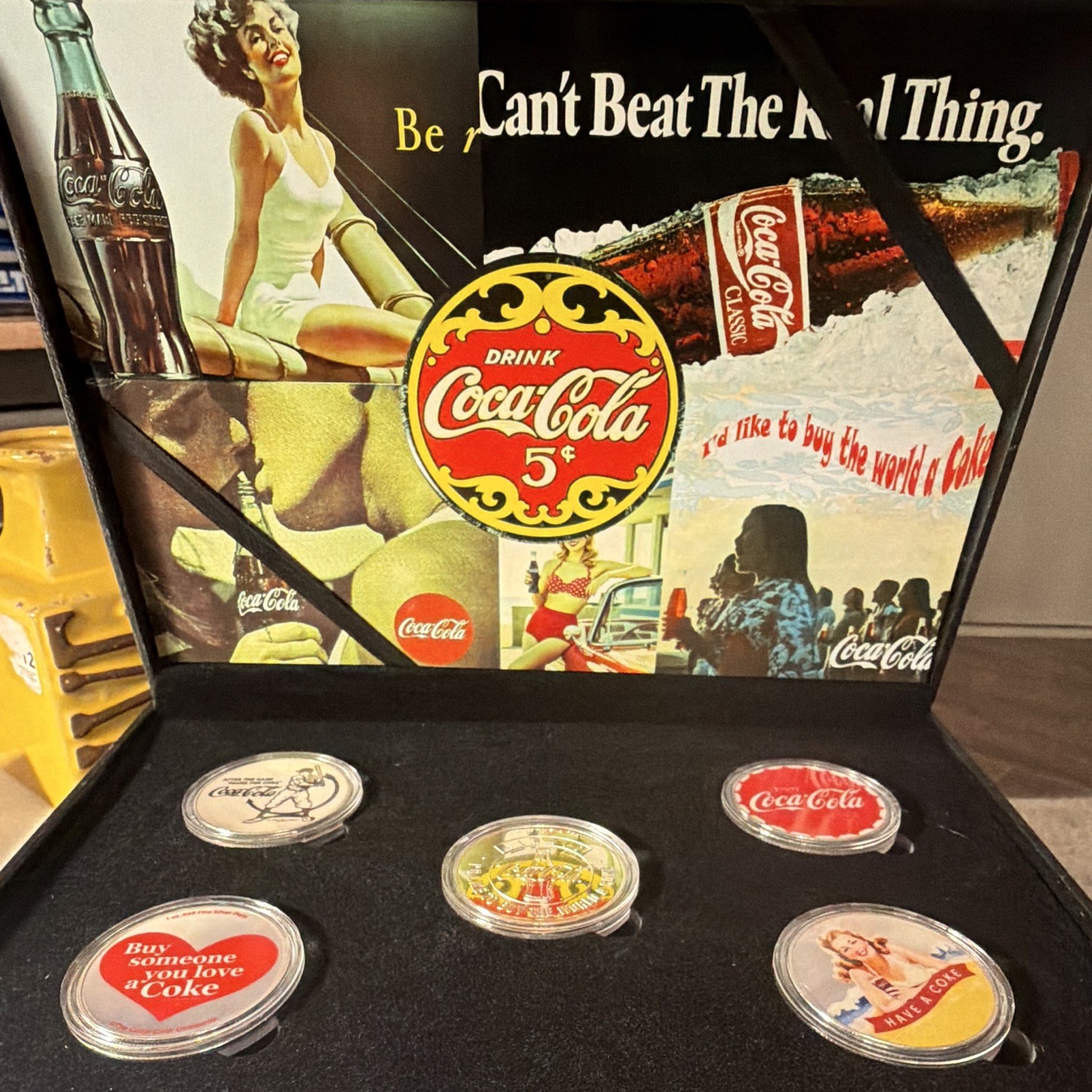 Coca-Cola 2020 5-Piece 1 oz .999 Silver Plated Rounds Set w/ Display Case Coca-Cola 2020 5-Piece 1 oz .999 Silver Plated Rounds Set w/ Display Case