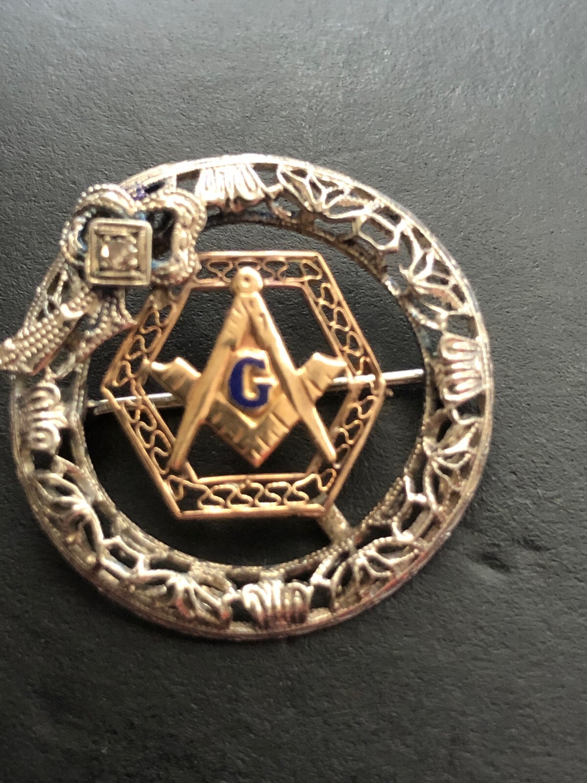 Vintage 10K Yellow Gold, Silver & Diamond Masons Round Fraternal  2 Grams
