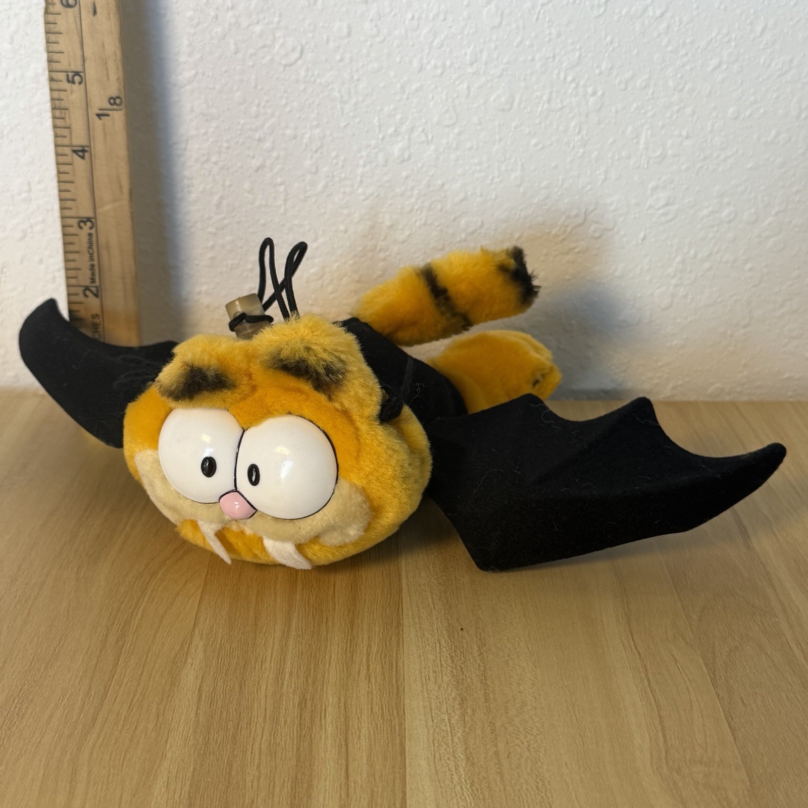 Vintage Dakin Garfield Bat Window Cling Glow In The Dark Eyes Plush NWT Rare Vintage Dakin Garfield Bat Window Cling Glow In The Dark Eyes Plush NWT Rare