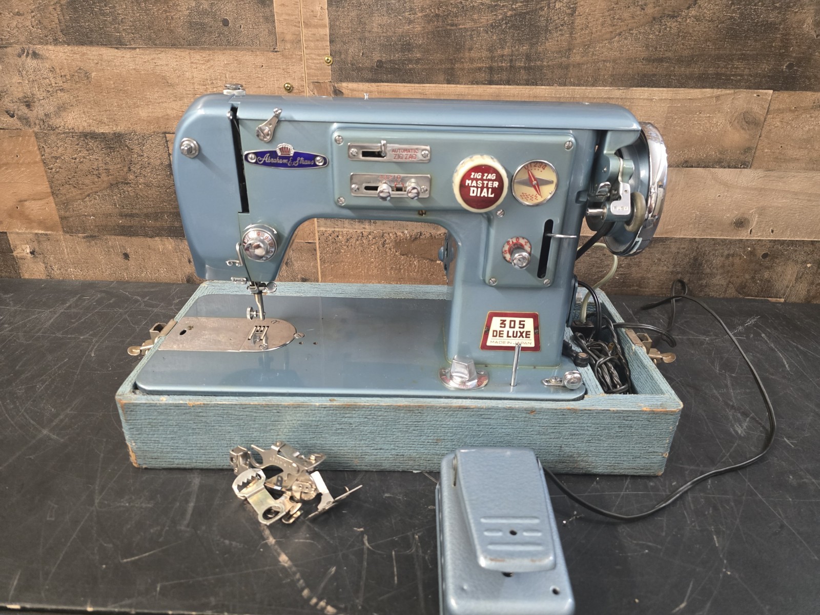 Vintage Abraham & Straus A&S Zig Zag Sewing Machine Model 305 Del Made In Japan 
