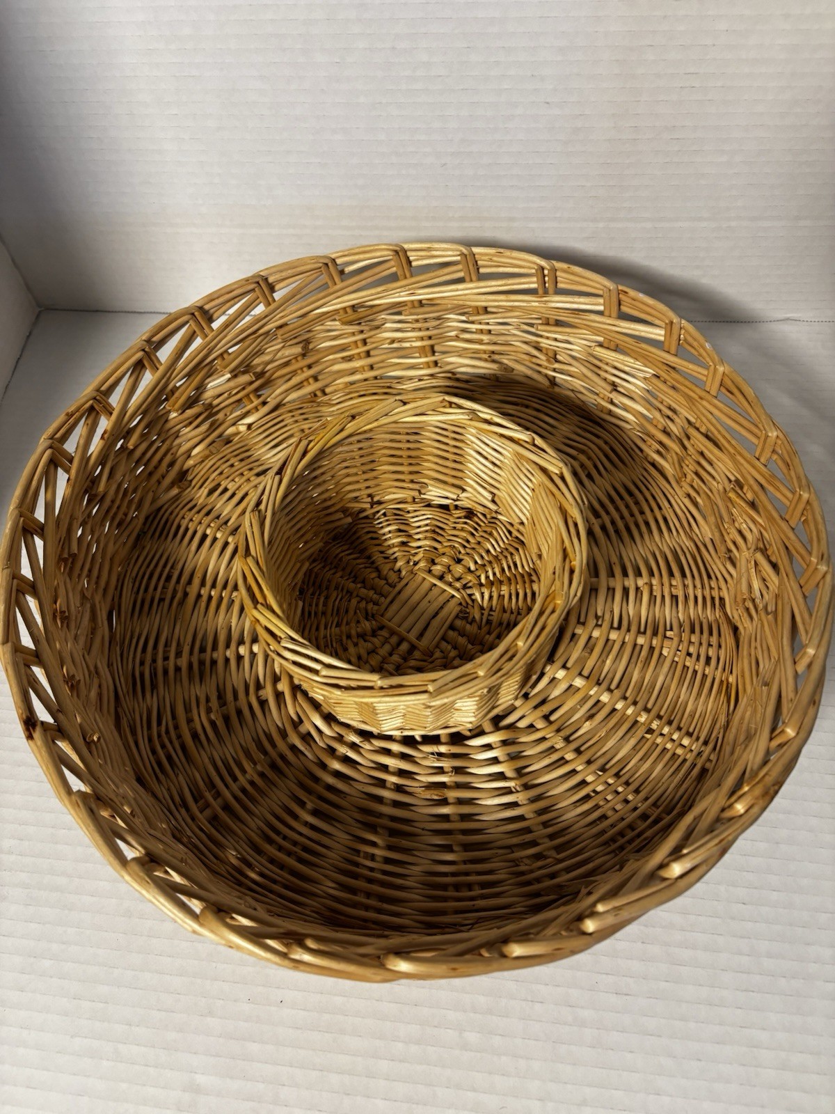 Vintage Woven Rattan Chip Dip Serving Basket Straw Wicker Round Tray
