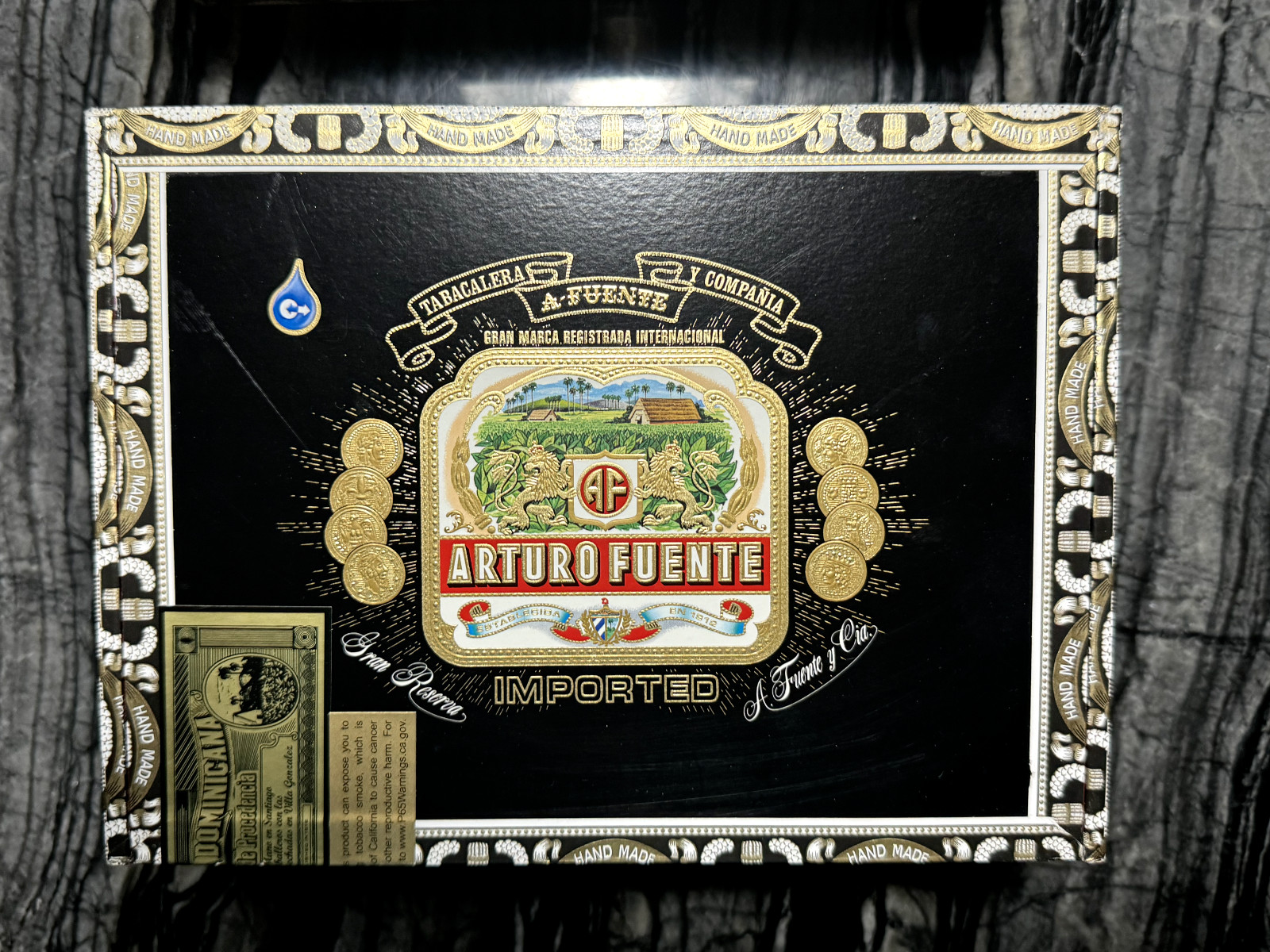 Arturo Fuente Chateau Fuente Pyramids Empty Wood Box W/Red Acrylic 9”x6.75”x3.5”