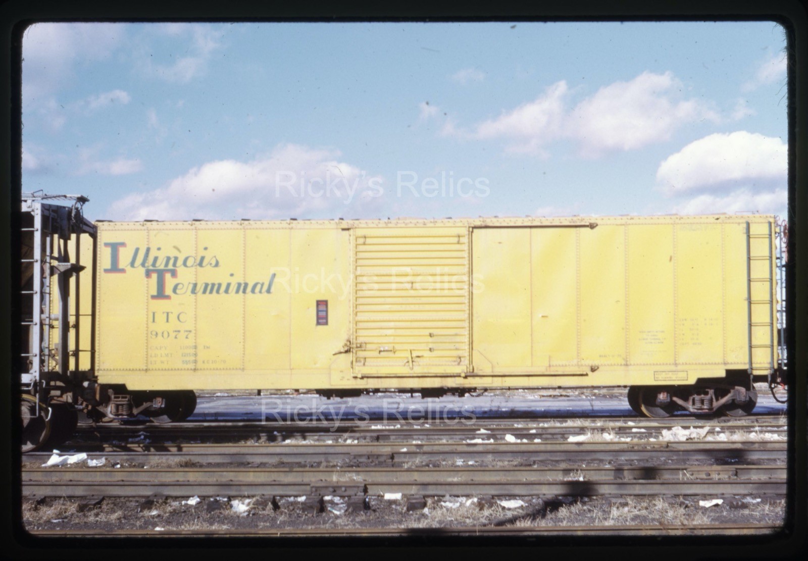 Original Slide ITC #9077 Boxcar Illinois Terminal  1972 Philadelphia PA
