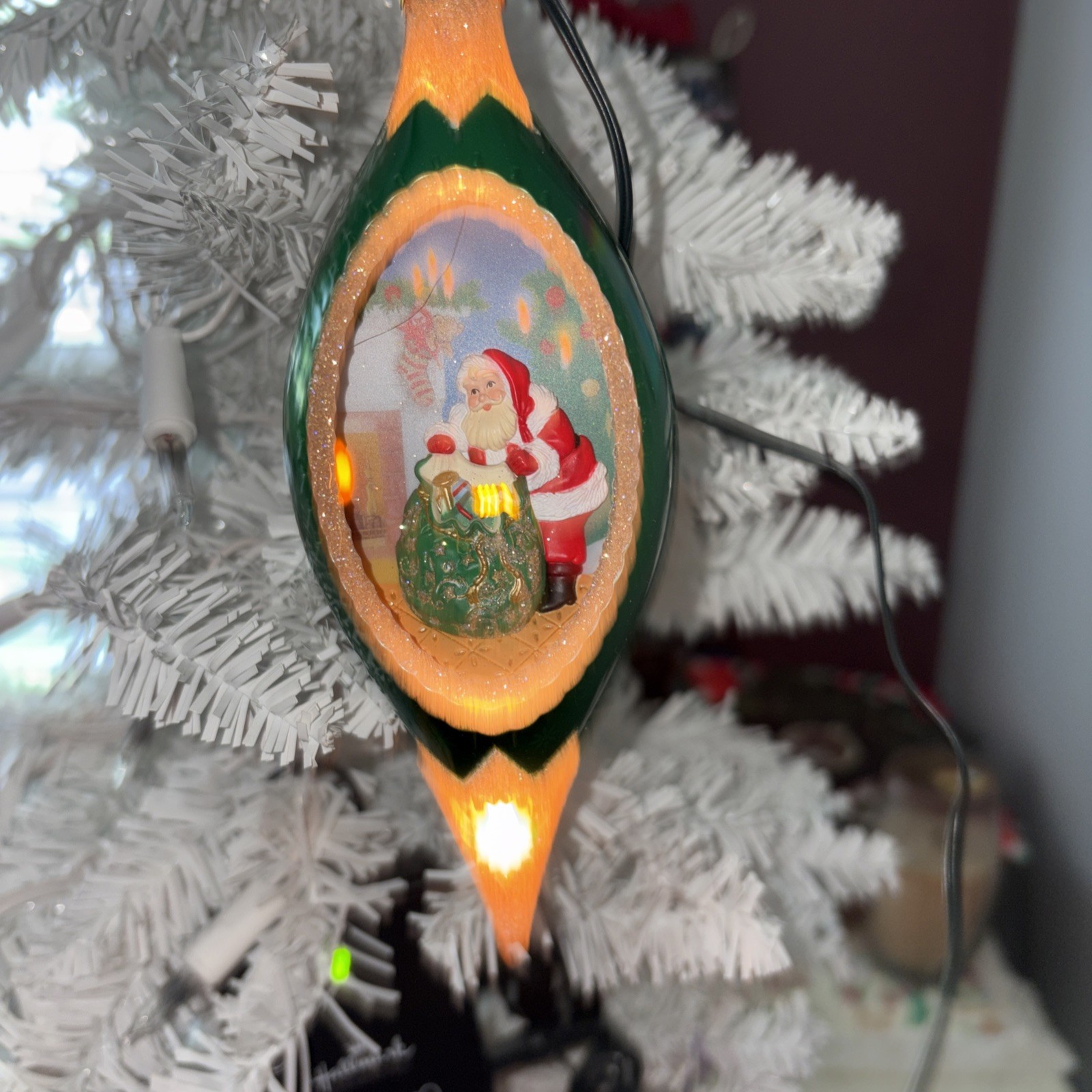 Hallmark ~ Illuminations ~ Santa's Christmas Magic Ornament ~ 2005~ In Box