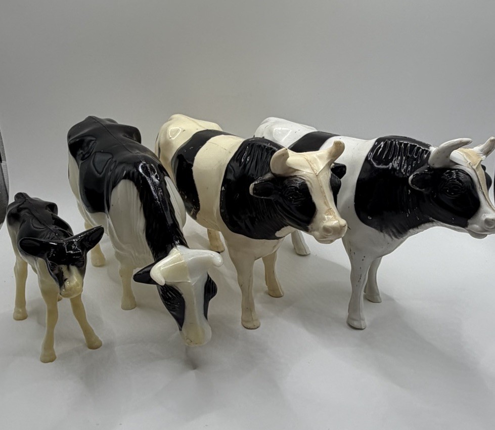 Vintage Plastic Farm Animals Black White Dairy Cow Family Figures Lot of 4 Toys Vintage Plastic Farm Animals Black White Dairy Cow Family Figures Lot of 4 Toys