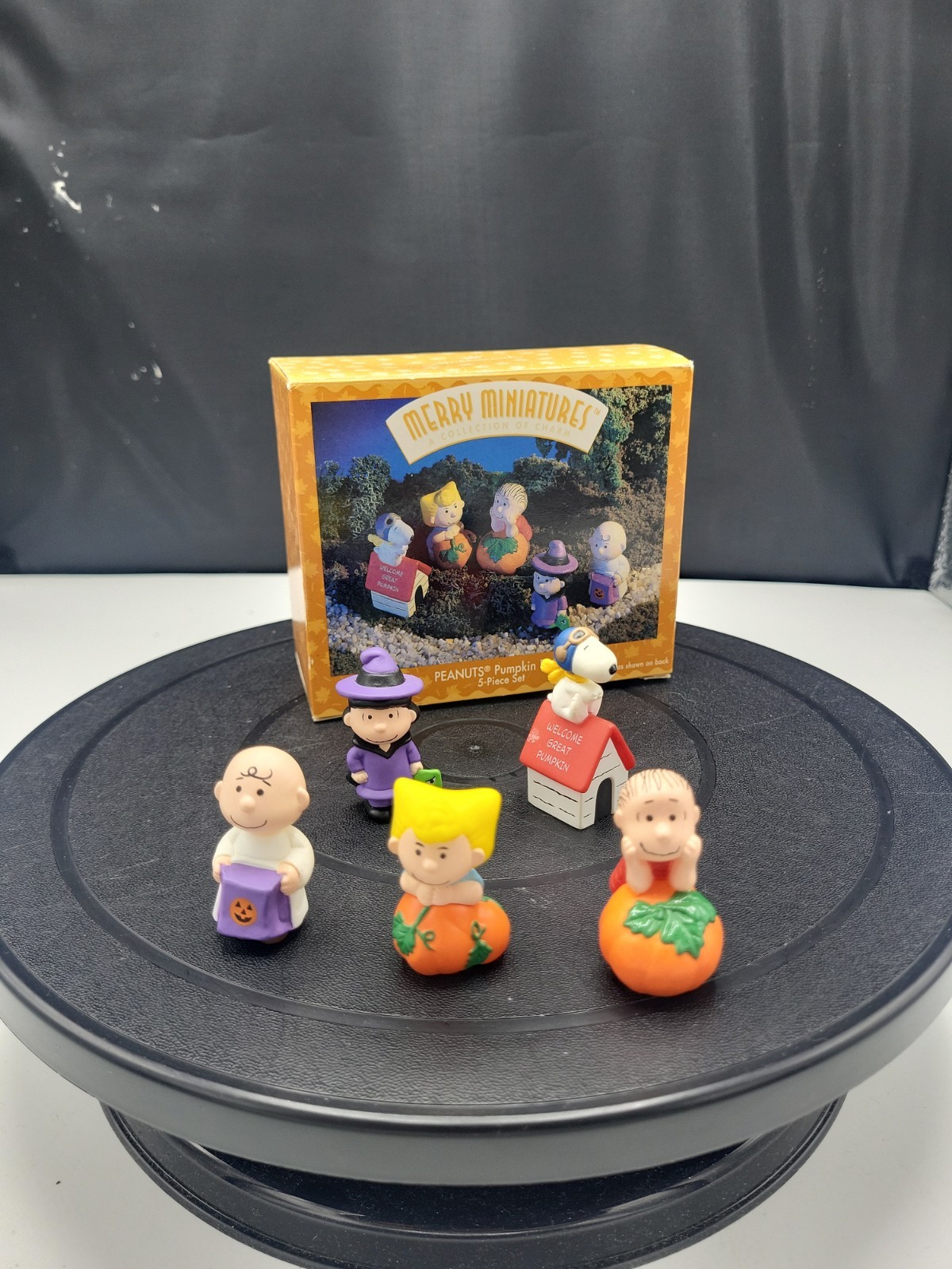 1996 Hallmark Merry Miniatures (Vintage)  Peanuts Pumpkin Patch 5-piece Set 