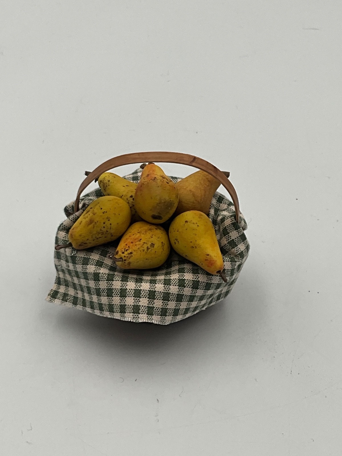 Byers Choice Caroler Accessory Basket of Pears Gingham Green White Checked Liner