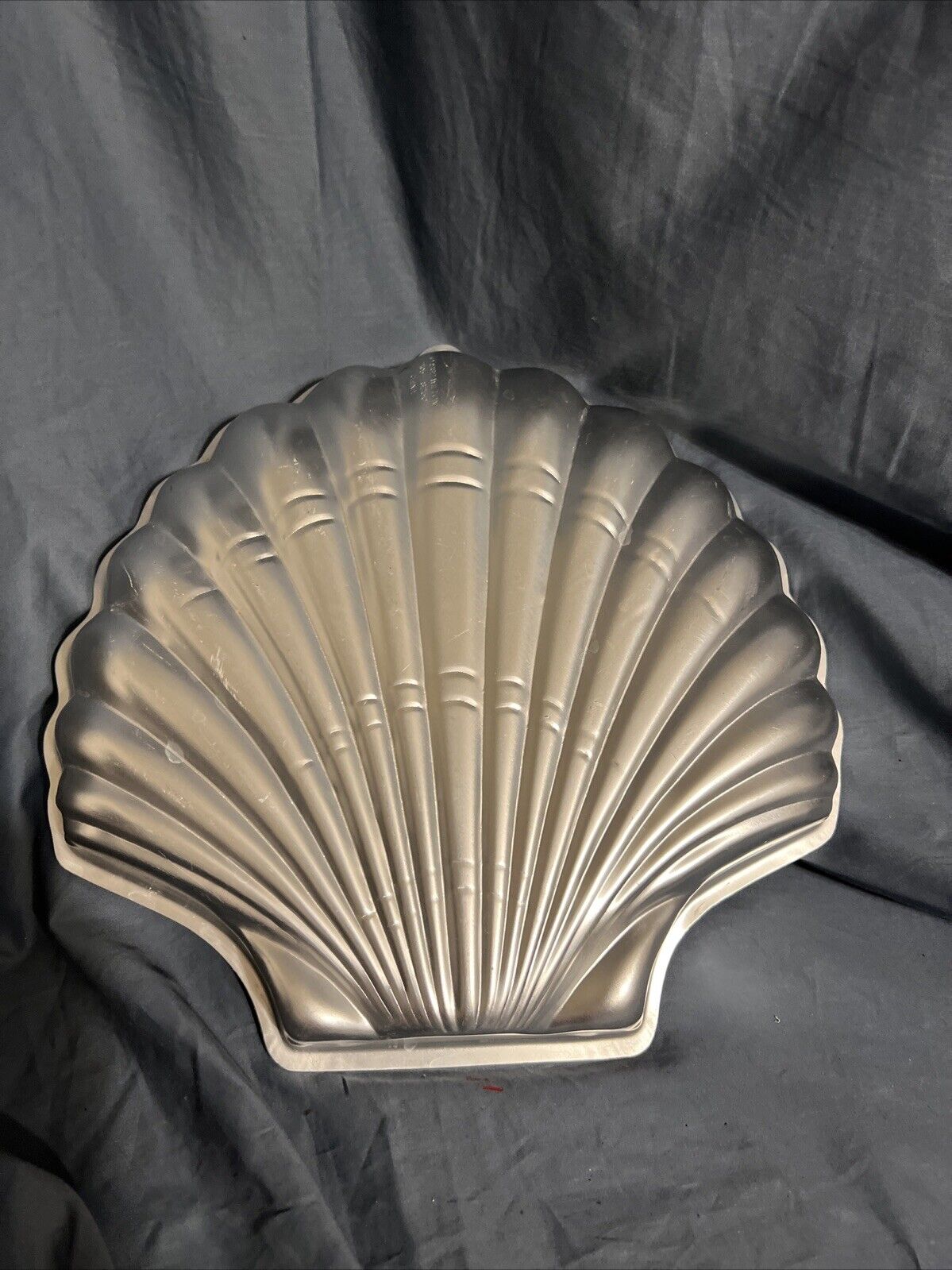 2105-8250 Wilton Shell Baking Pan