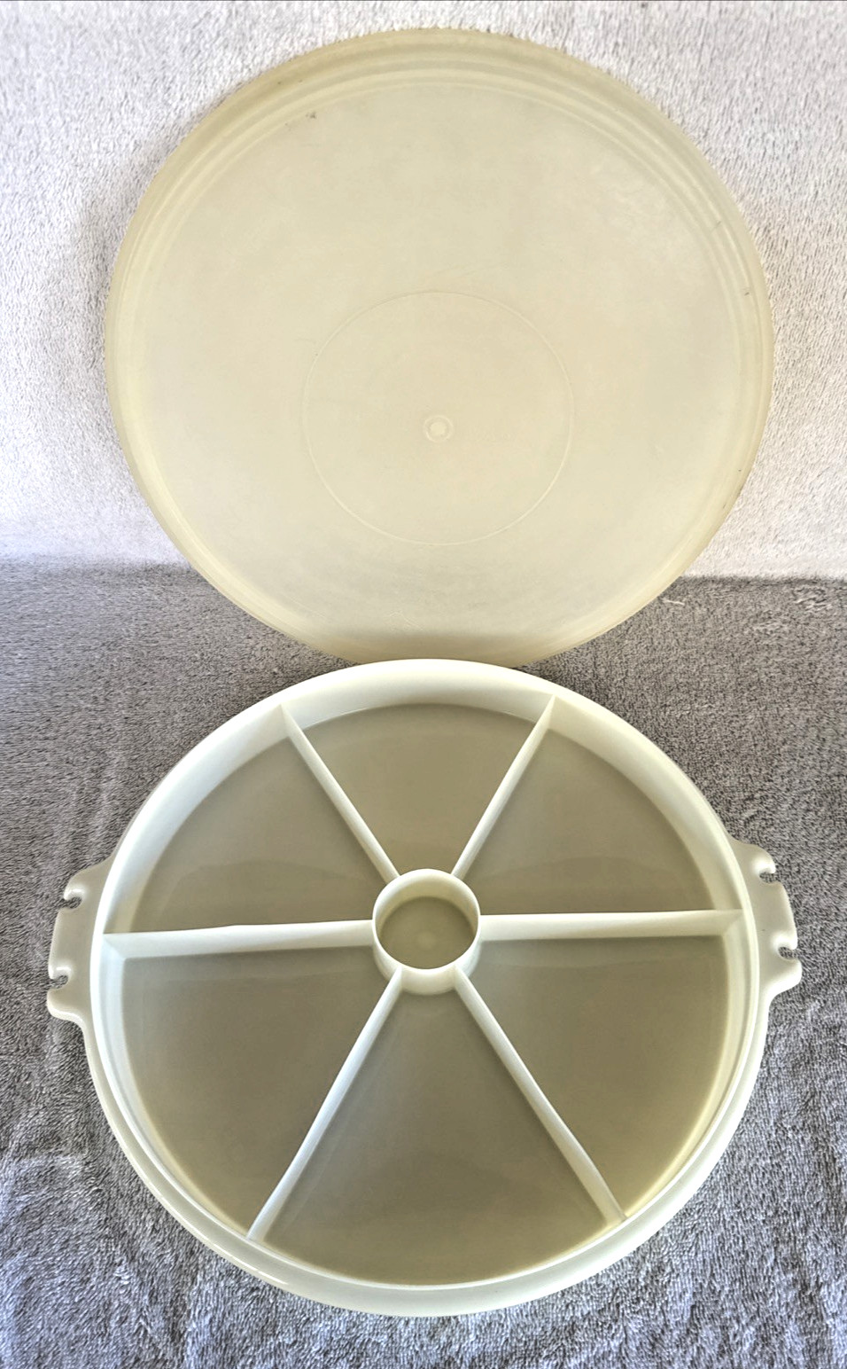 Tupperware 405-1 Party Susan Tray & Rare Millionaire Line Tupper Seal Lid 224-2 Tupperware 405-1 Party Susan Tray & Rare Millionaire Line Tupper Seal Lid 224-2
