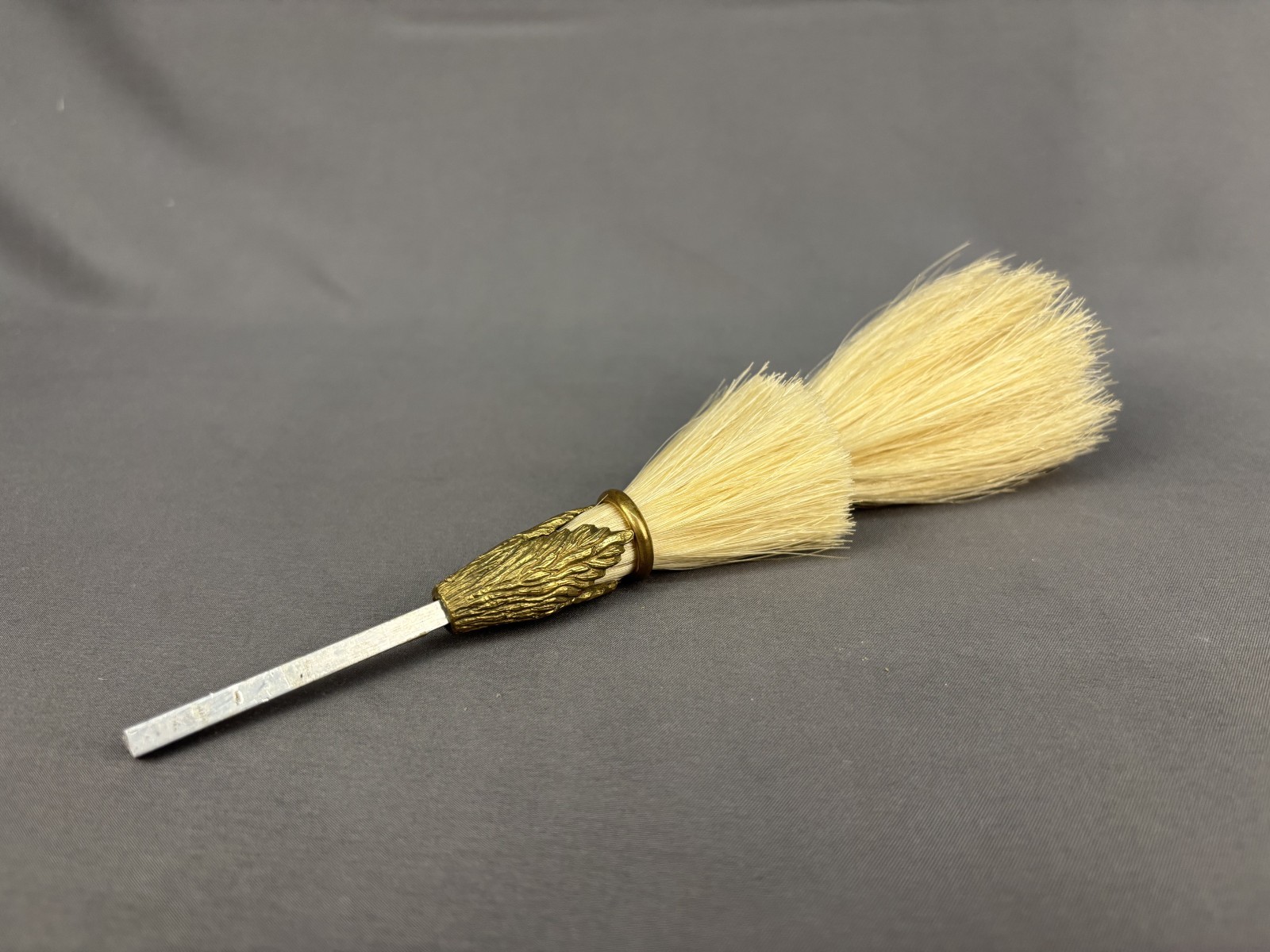 British Royal Horse Artillery Plume, White Hair, W/Plume Ornament Fitting & Ring British Royal Horse Artillery Plume, White Hair, W/Plume Ornament Fitting & Ring