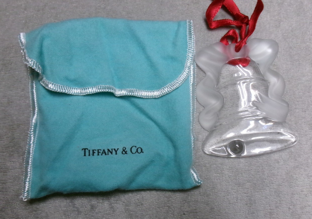 TIFFANY & CO. GLASS ORNAMENT - BELL - PRE-OWNED IN POUCH - EX COND TIFFANY & CO. GLASS ORNAMENT - BELL - PRE-OWNED IN POUCH - EX COND