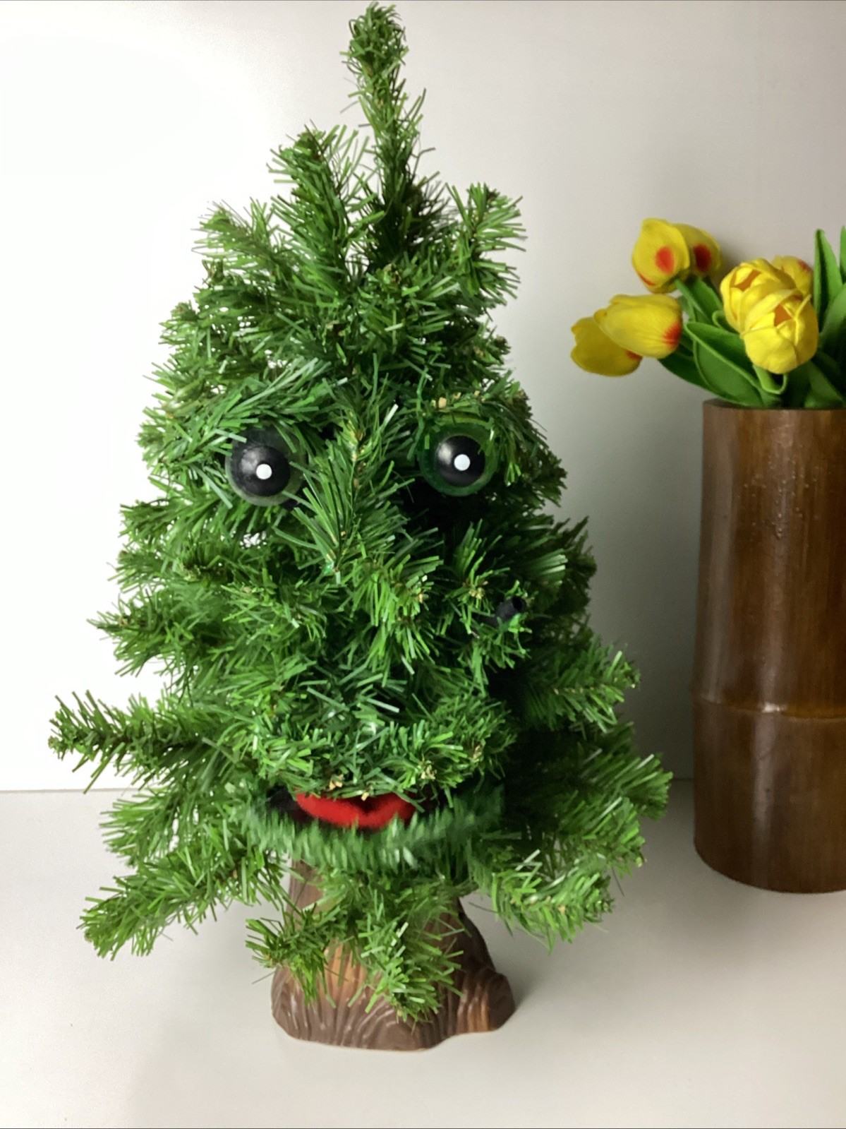 Vintage 1996 Gemmy Douglas Fir Talking Tree Animated Singing Christmas Tree