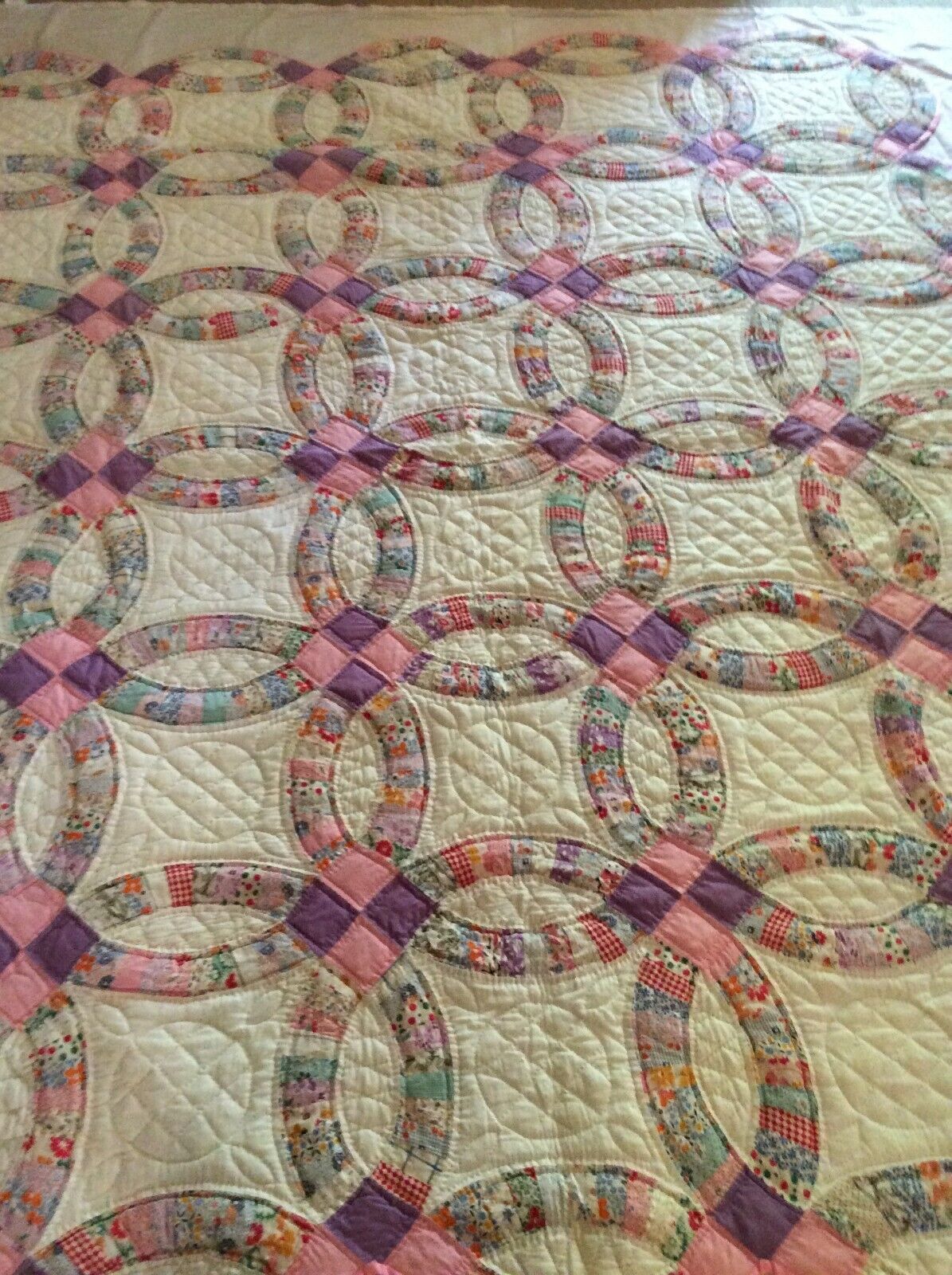 Hand Made & Quilted Double Wedding Ring Quilt 87\