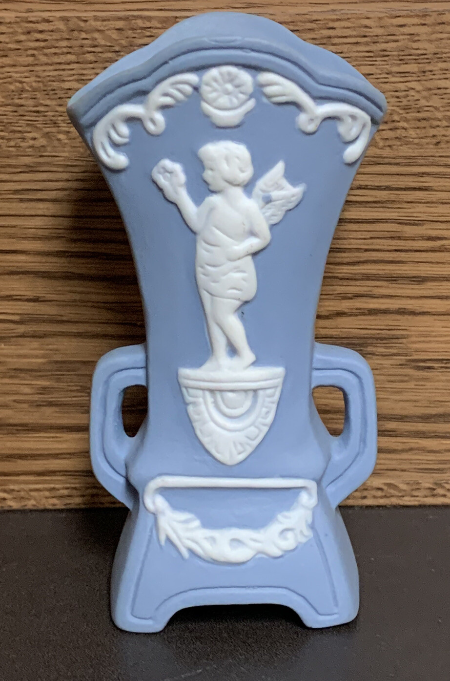 Vintage JASPERWARE Angel Cherub BLue White Vase Made In JAPAN 5\