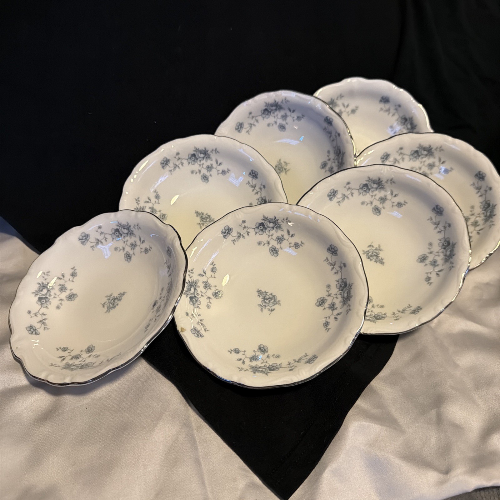 Cracked Barrel-Johann Haviland “Blue Garland” Bavaria Germany 5\