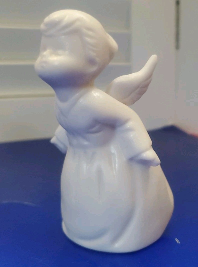 VTG Kissing Girl Angel Figurine Schmid Bros Made in Japan White Bisque Porcelain