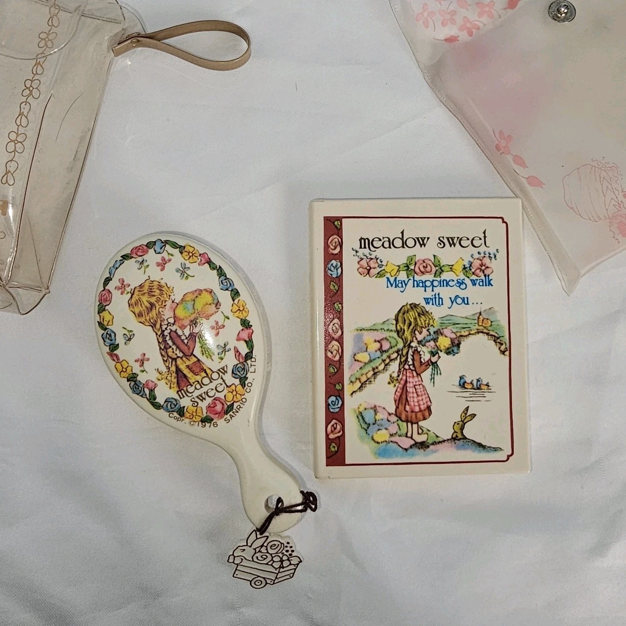 VINTAGE 1970s SANRIO JAPAN MEADOW SWEET 1976 CHILD GIRLS HAIR BRUSH AND MIRROR VINTAGE 1970s SANRIO JAPAN MEADOW SWEET 1976 CHILD GIRLS HAIR BRUSH AND MIRROR