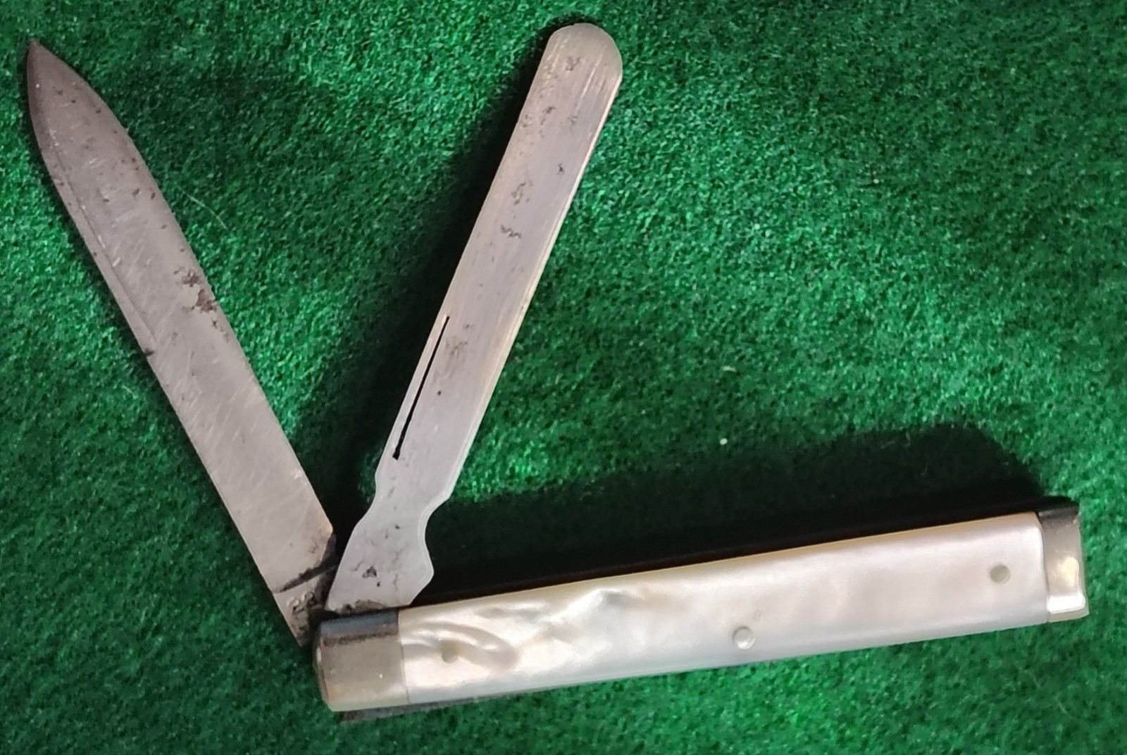 Antique Cattaraugus Doctor\'s Knife With Beautiful Original MOP Handles