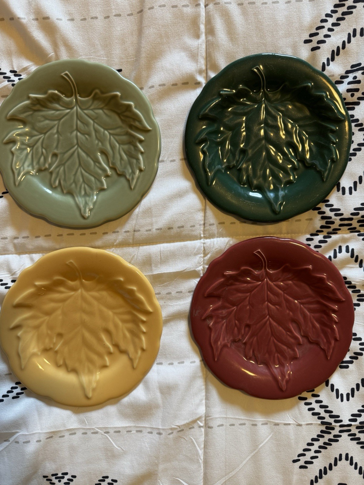 Longaberger Pottery Falling Leaves Pottery Leaf Plates - 6.75\ Longaberger Pottery Falling Leaves Pottery Leaf Plates - 6.75\
