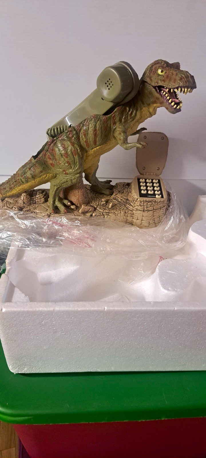 The Telemania Dinosaur Telephone – Vintage Novelty Phone, Collectible Decor