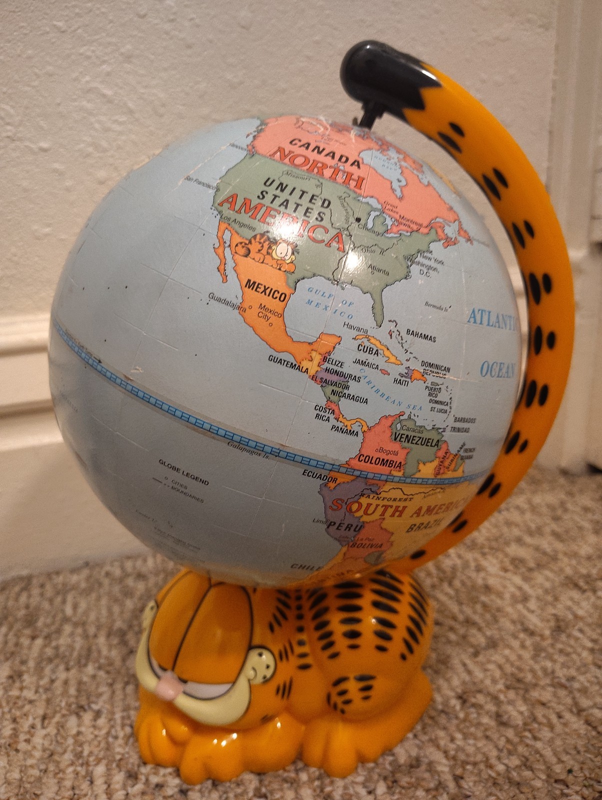 vintage Garfield the Cat World Globe by Paws  planet Earth with long tail Read