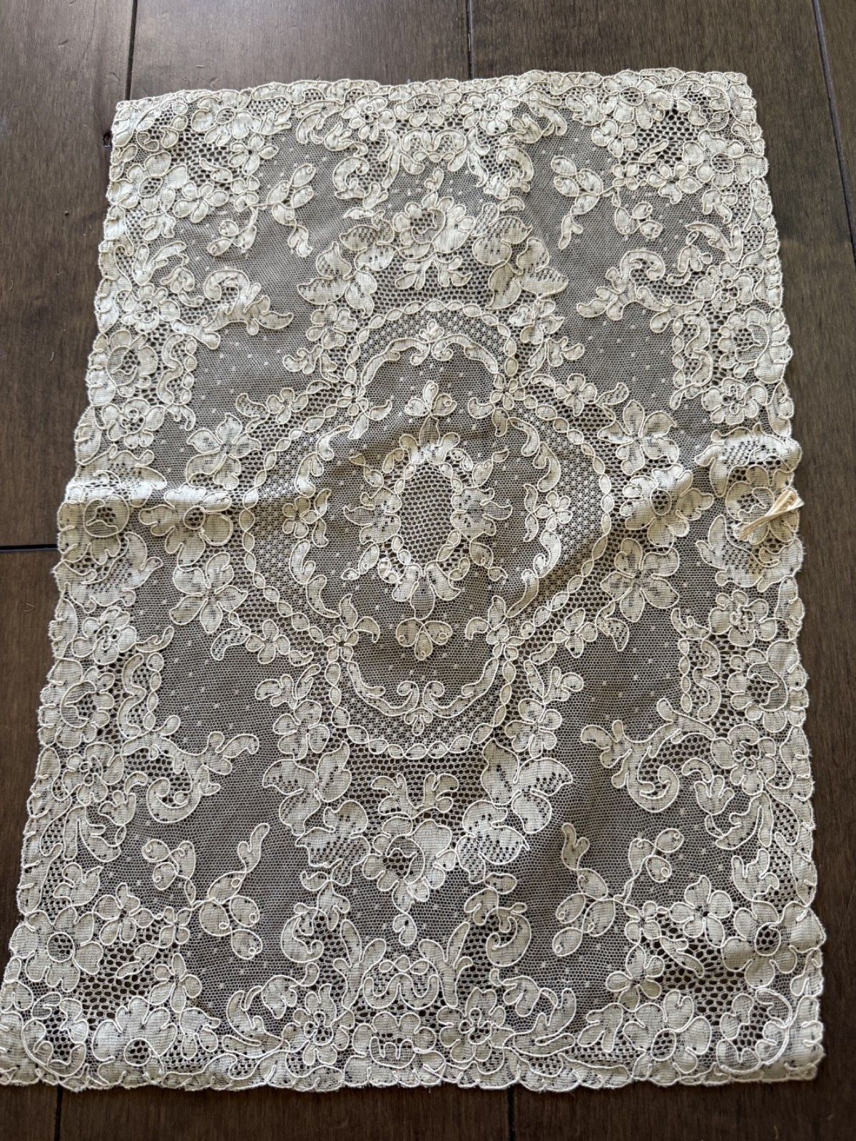 Superb RARE French Antique Handmade doily Lyon lace Superb RARE French Antique Handmade doily Lyon lace