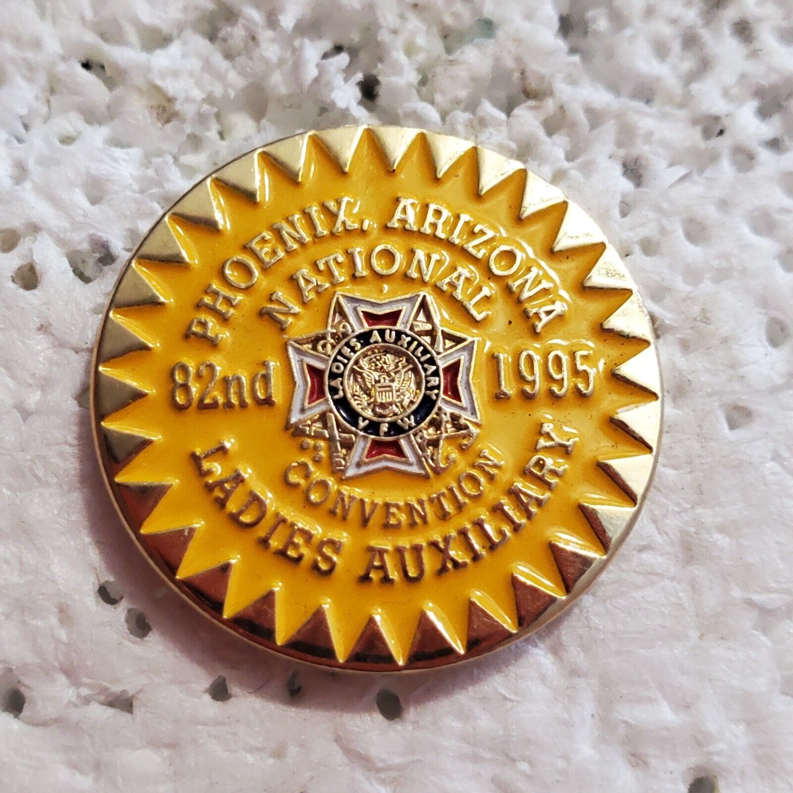 VFW 1995 Ladies Auxiliary Phoenix Arizona 82nd National Convention Lapel Hat Pin