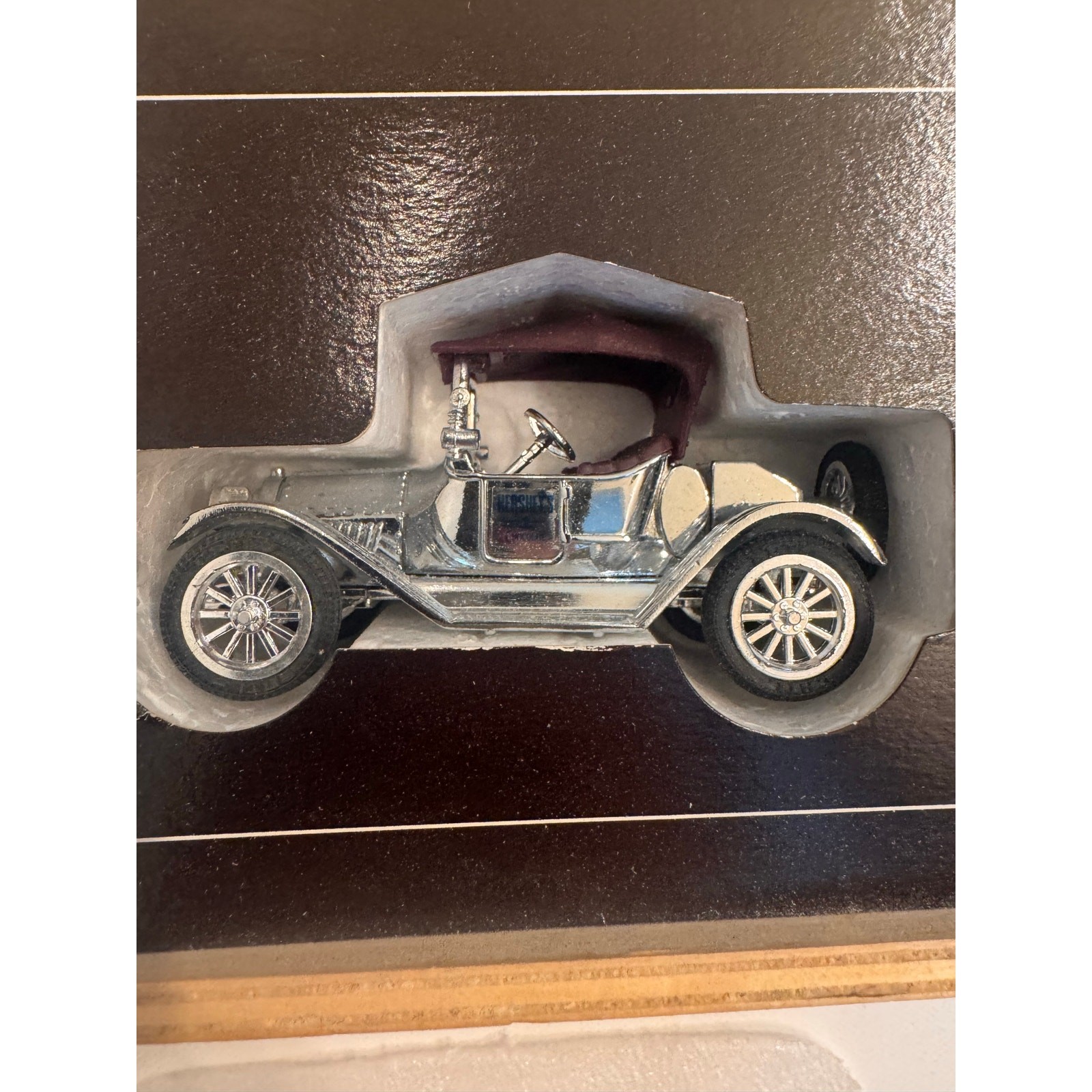 Vintage 1996 Ertl Collectibles F299 Hershey\'s Chevrolet Car in Wooden Box