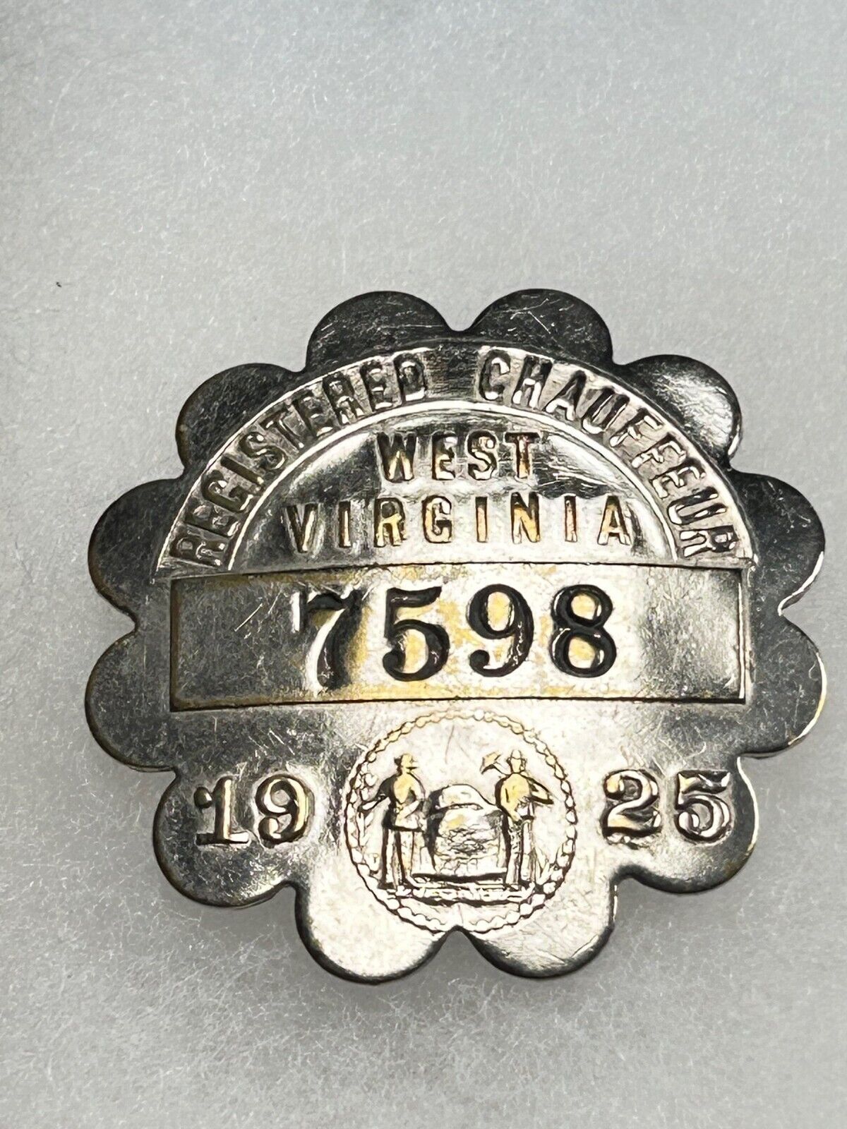 1925 WEST VIRGINIA CHAUFFEUR / DRIVER BADGE #7598