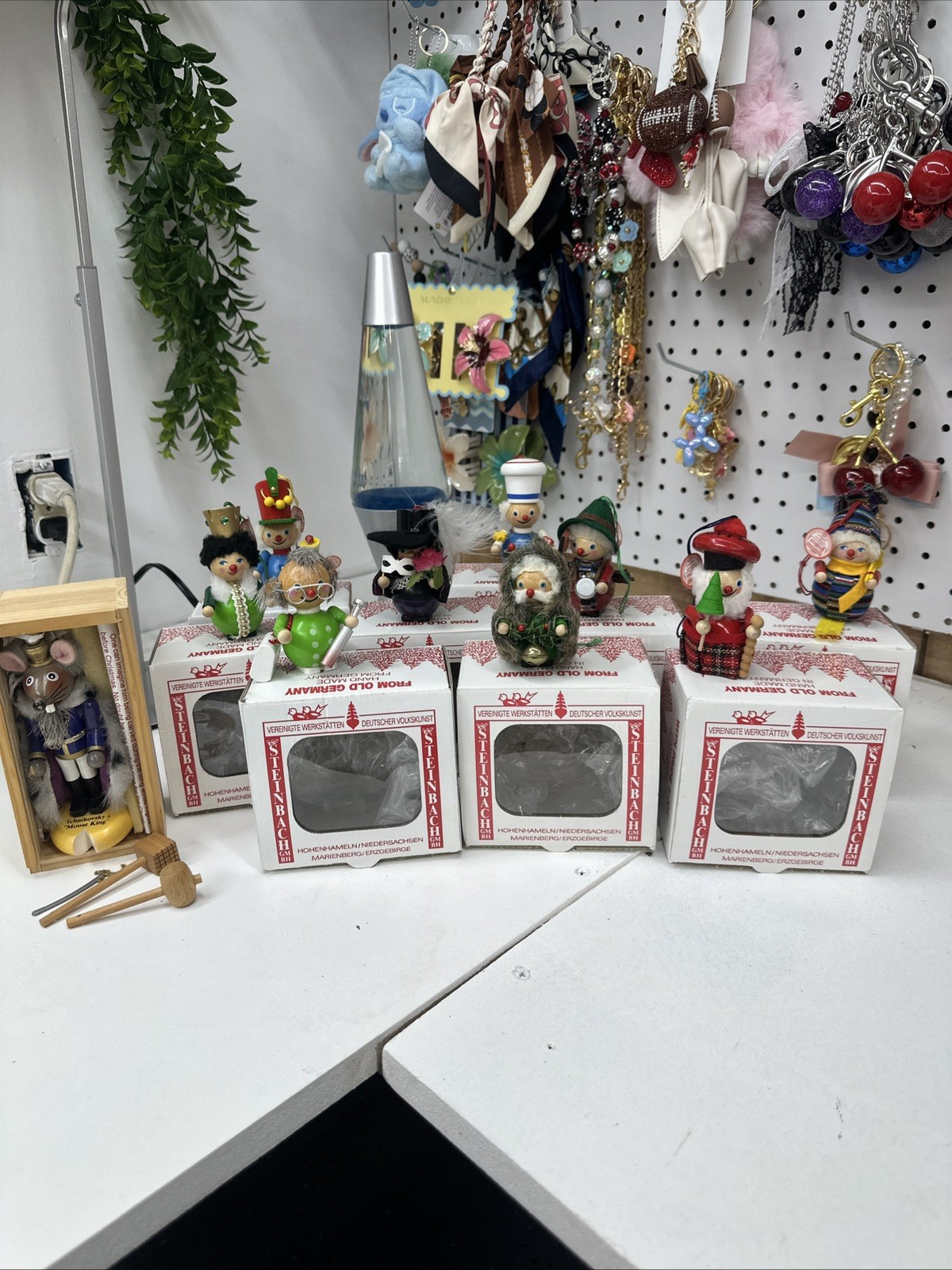 Lot Of 10 Steinbach Ornaments In Original Boxes as Pictured Very Good Condition Lot Of 10 Steinbach Ornaments In Original Boxes as Pictured Very Good Condition