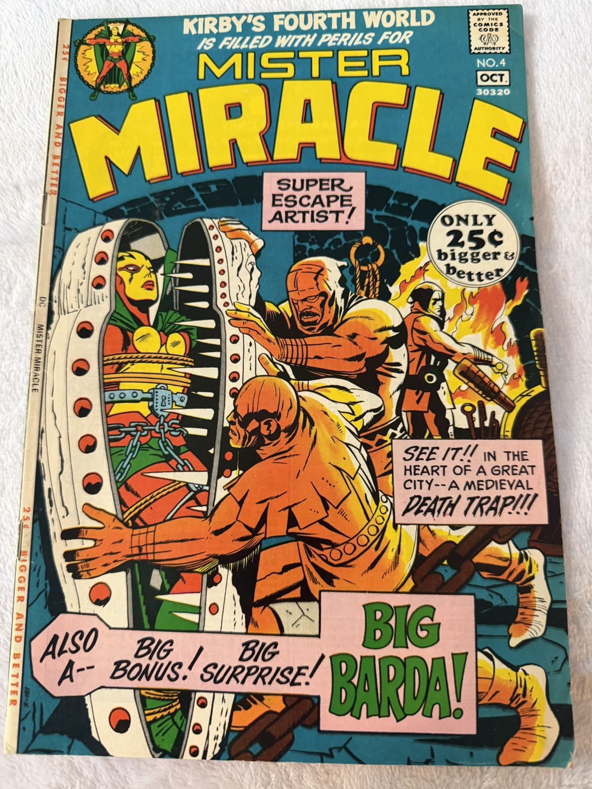 Mister Miracle 4 Bronze Age comic - 1st Big Barda appearance - Jack Kirby cover Mister Miracle 4 Bronze Age comic - 1st Big Barda appearance - Jack Kirby cover